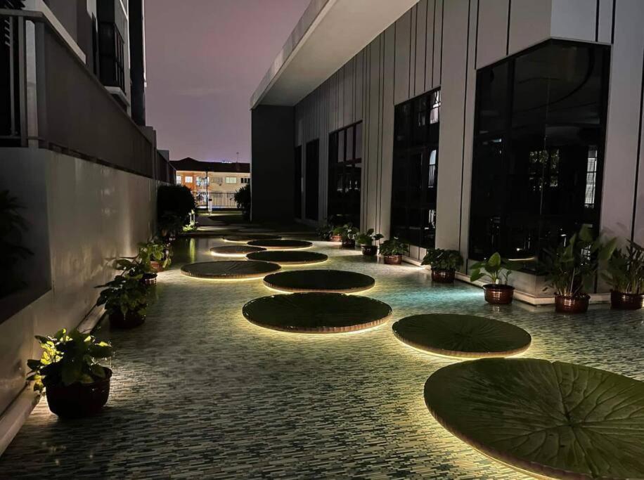 Lepavilion, Ioi Puchong, Blue Chill Design, 3R2B公寓 外观 照片